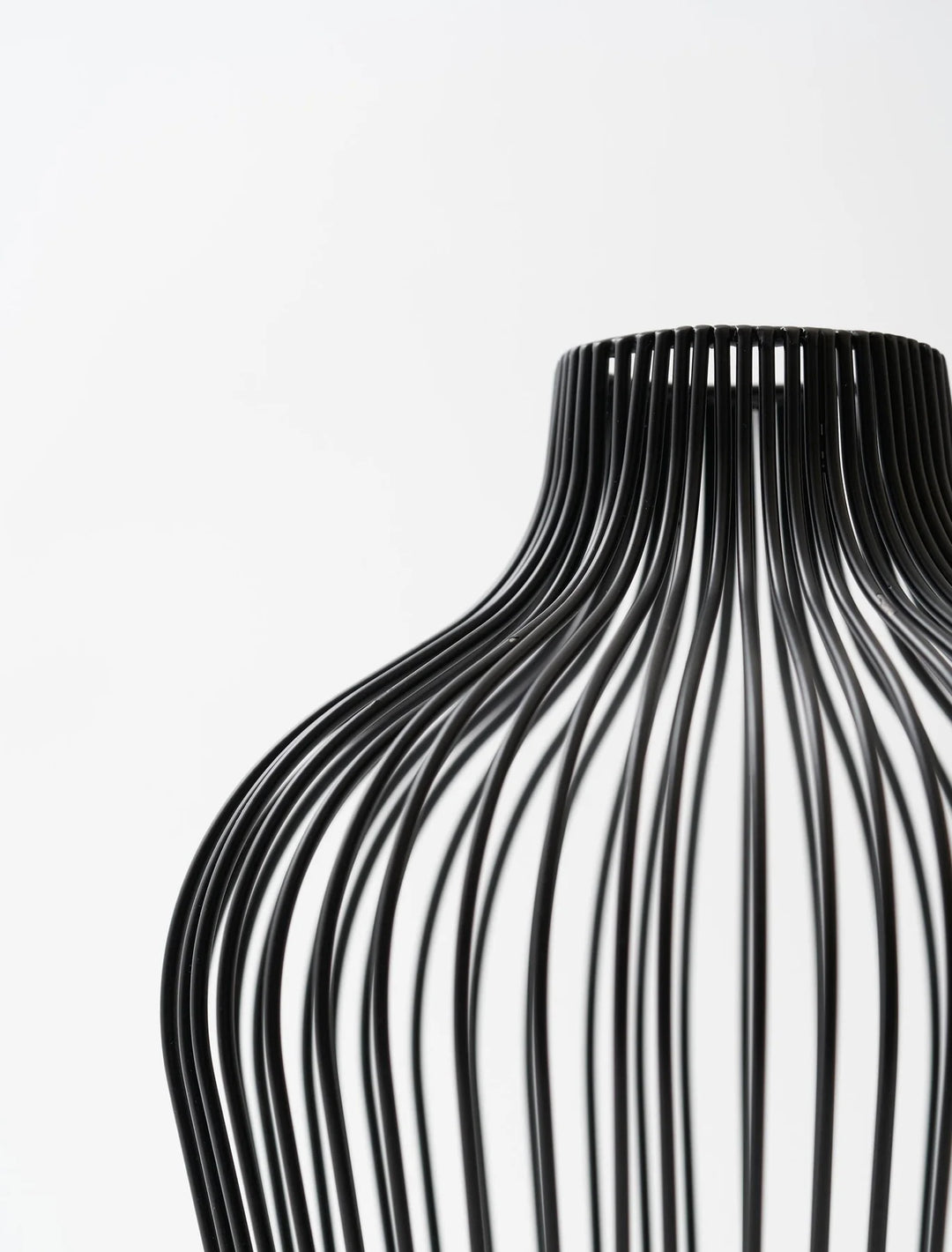 OUTLINE VASE - BLACK - Decovasse